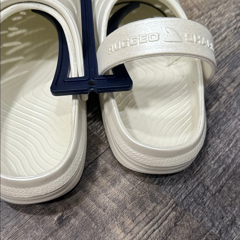 Rugged Shark Kids white Clogs